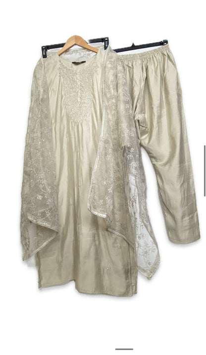 Elegant Ivory Embroidered Kurta Set with Dupatta